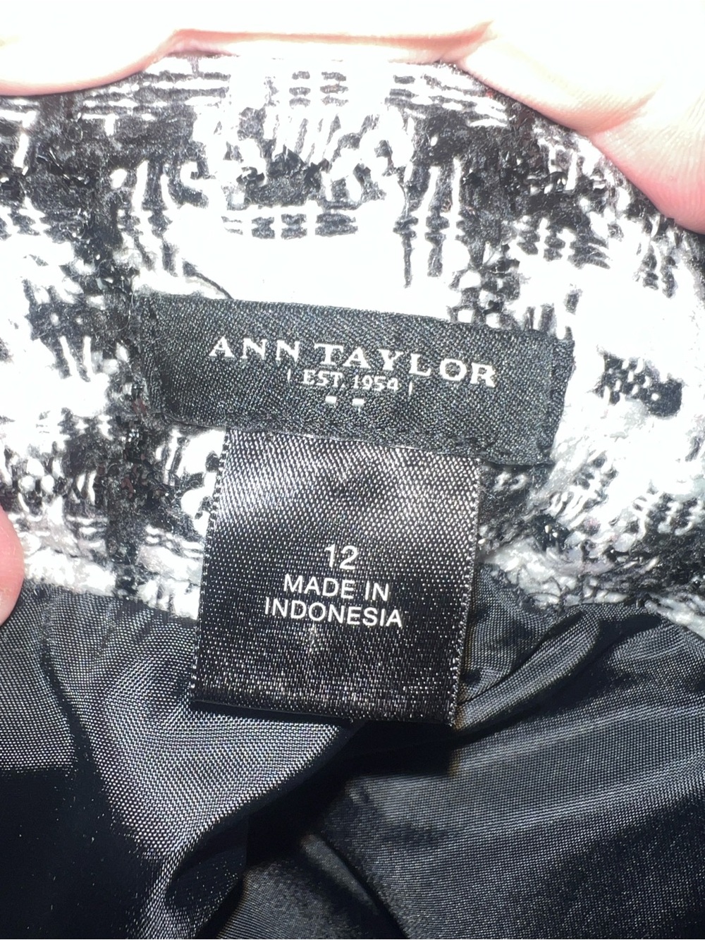 Ann Taylor Black & White Tweed Pencil Skirt - Picture 4 of 4